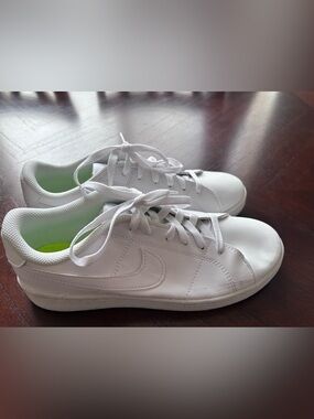 Nike White  Low Top Sneakers Women's Court Royale 2 Casual size 9